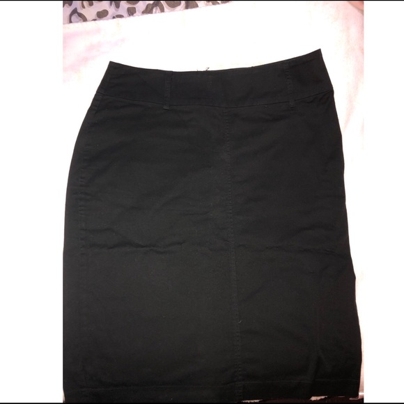 Black pencil skirt - Picture 1 of 4
